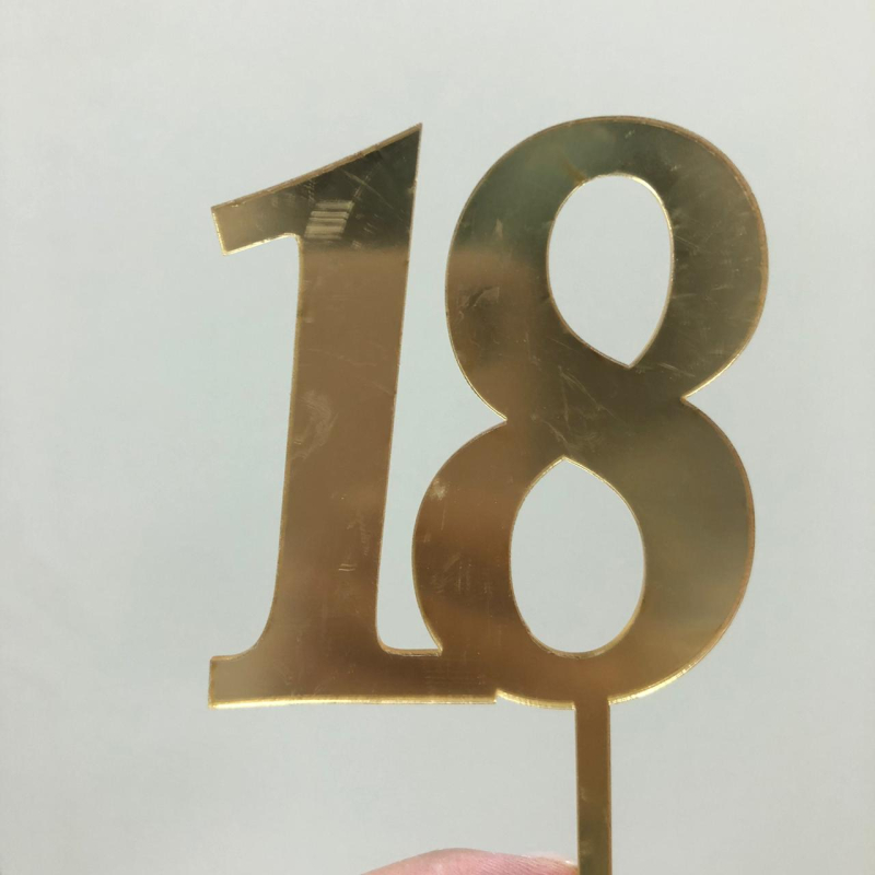 Топпер Цифра 18, акрил золото Изображение Топпер Цифра 18, акрил золото